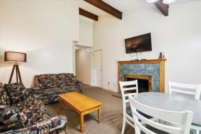 Cedarbrook Queen Suite 106